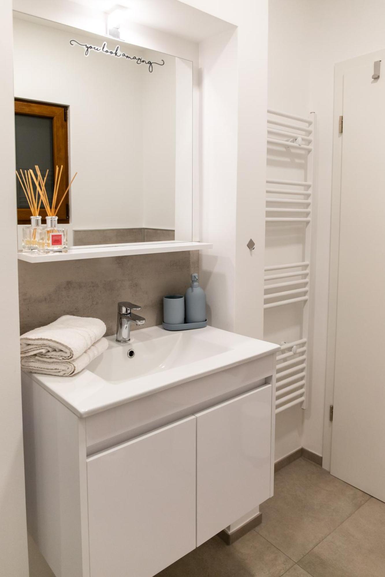 Oliver Street Apartment Випава Екстериор снимка