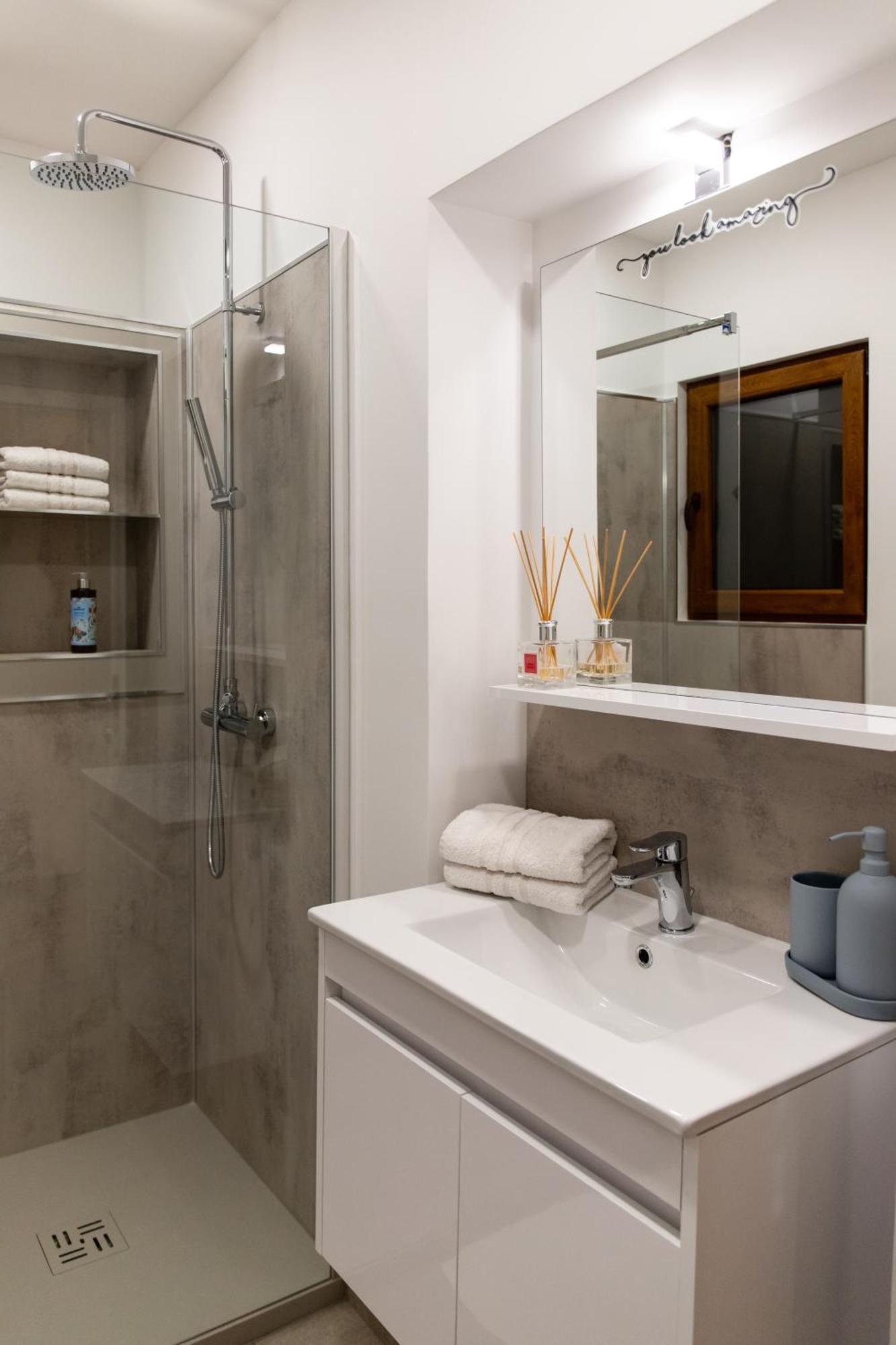 Oliver Street Apartment Випава Екстериор снимка